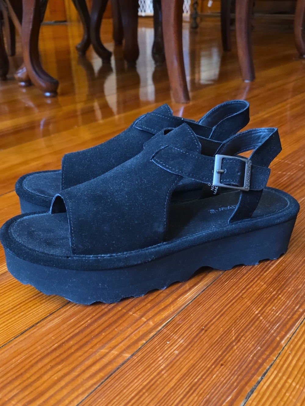 Bearpaw Ascend Sandals Black Nwot